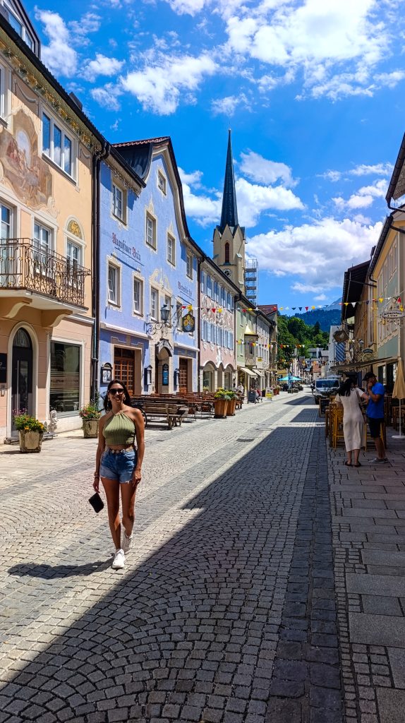 Centro histórico de Garmisch en los alpes Bávaros